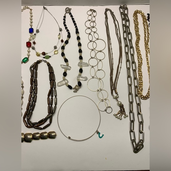 15 Assorted Costume Jewelry Fashion Necklaces & More - Some Marked - Picture 5 of 6